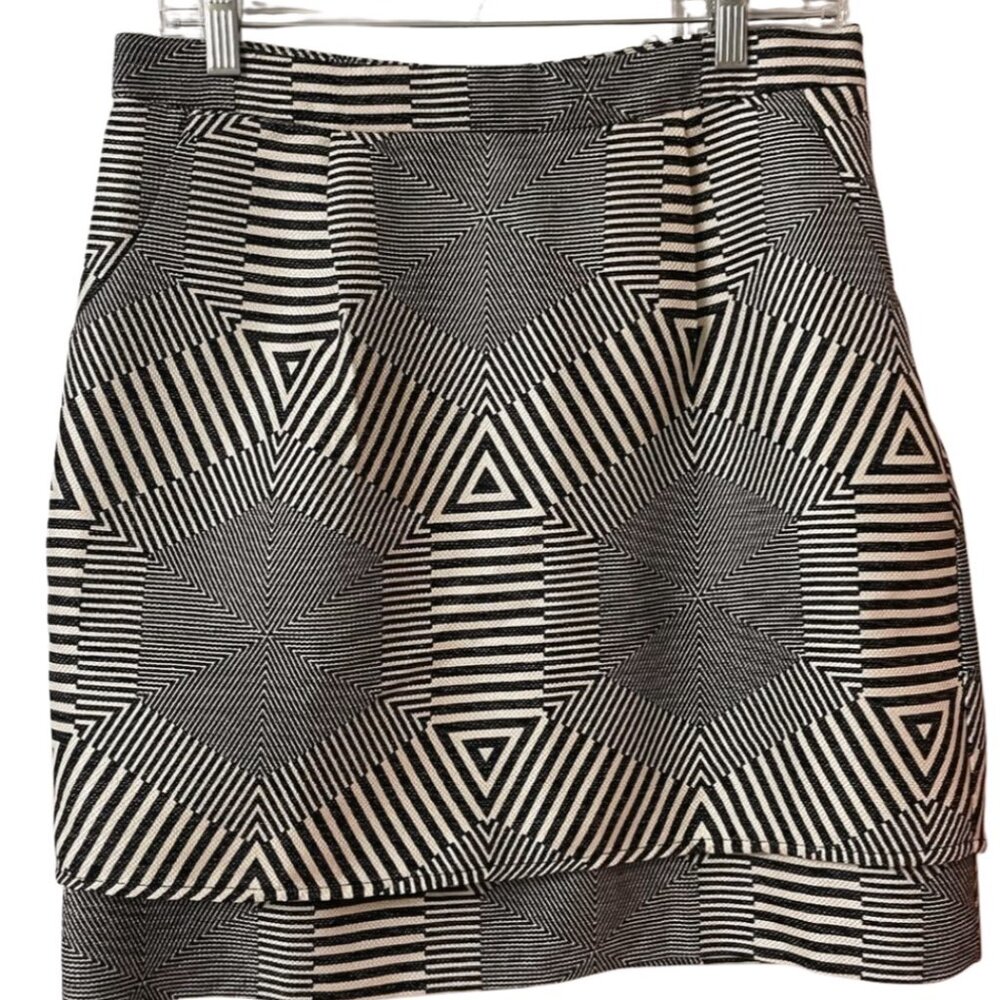 HD in Paris Black & White Geometric Skirt